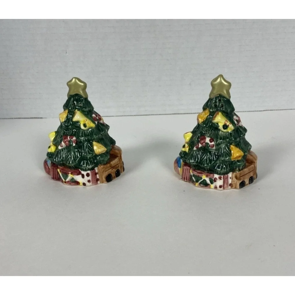 Vtg Earthenware Christmas Tree Salt & Pepper Shaker w/Original Box Kitchen Decor